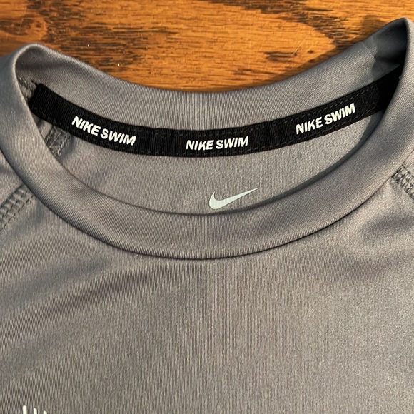 Nike Dri Fit UPF 40+ Swim Top Boys Large. - Picture 2 of 7